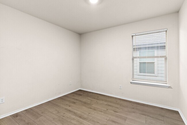 Building Photo - 9506 Murandy Dr