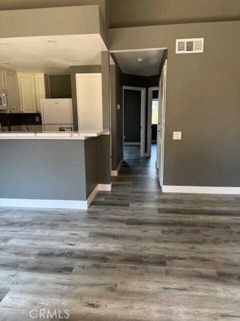 Building Photo - 994 La Costa Dr