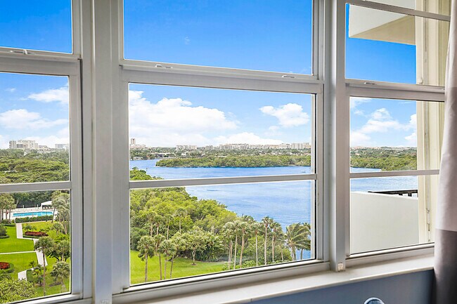 Building Photo - 2121 N Ocean Blvd