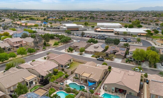 Building Photo - Beautiful 5 bedroom, 3 bathroom home in Surprise AZ
