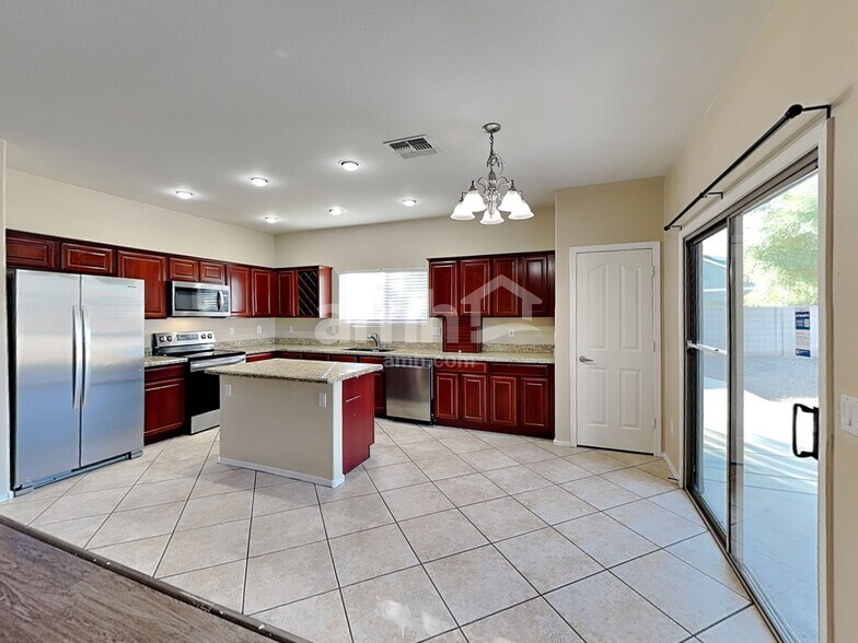 Building Photo - 4816 S 23rd Dr