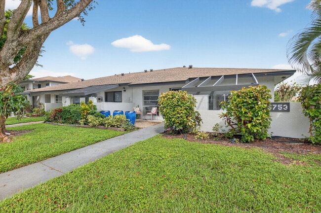 Building Photo - 5753 Spindle Palm Ct