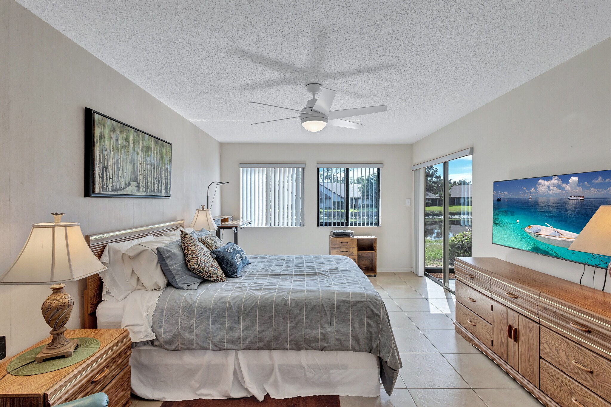 Master Bedroom - 5224 Lake Village Dr