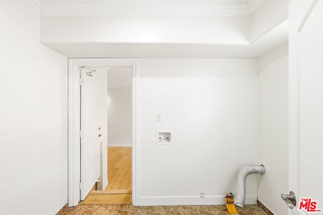 Building Photo - 23114 Mariano St