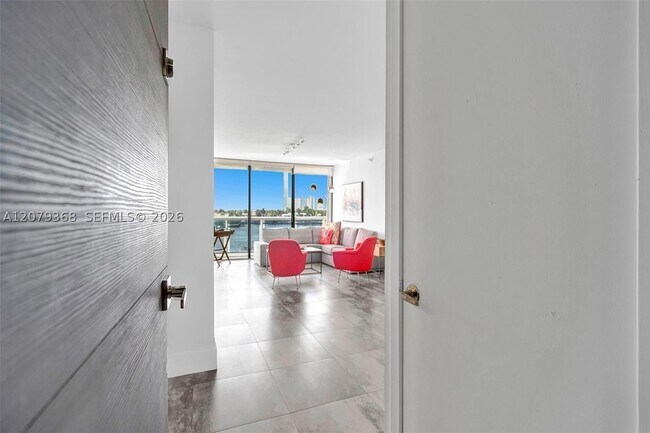 Building Photo - 20515 E Country Club Dr