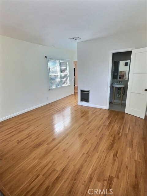 Building Photo - 3484 Ashwood Ave