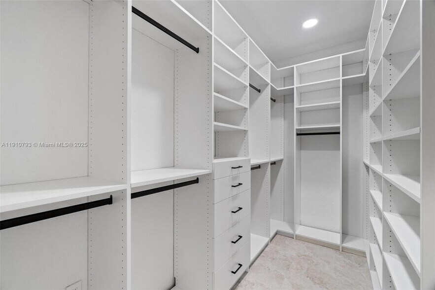 Building Photo - 9173 NW 147th Ter