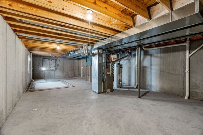 Building Photo - Charming 4-Bedroom Home in Prime St. Charl...