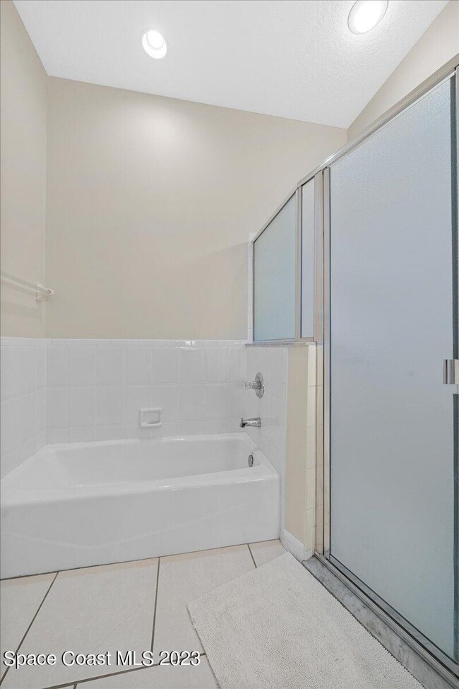 Building Photo - 1720 Minutemen Causeway