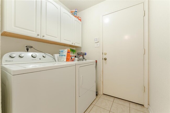 Building Photo - 11120 Savin Hill Ln