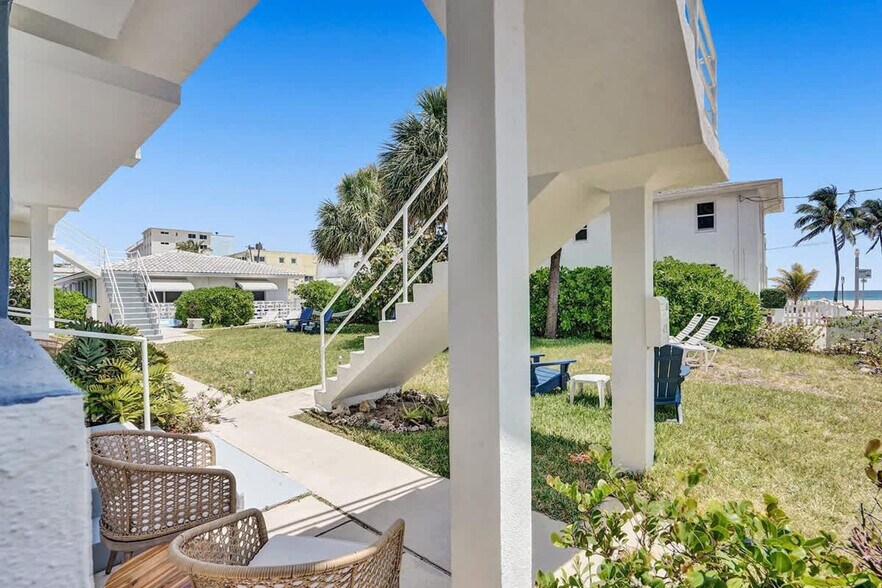 Building Photo - 851 N Surf Rd