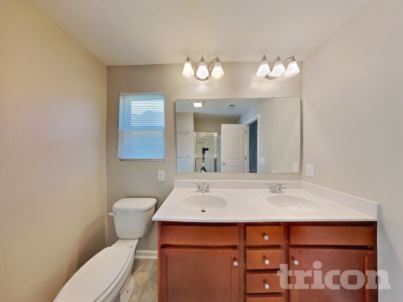 Building Photo - 963 Bitting Hall Cir