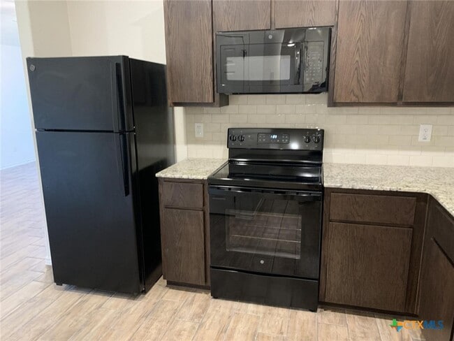 Building Photo - 2412 Alterman Dr