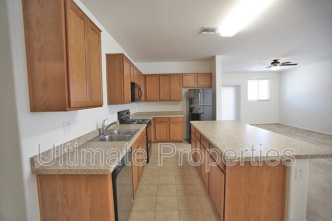 Building Photo - 11538 W Redfield Rd
