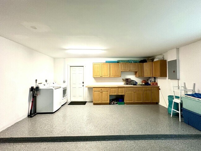 Building Photo - 121 Eider Ct