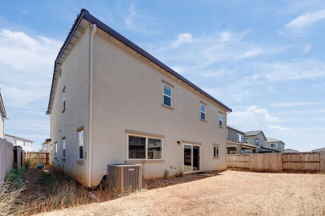 Building Photo - New 4 Bedroom Home with Next Gen Suite + S...