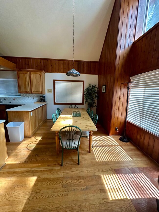 Building Photo - Unique and Spacious 3 Bedroom, 3 Bath Home...