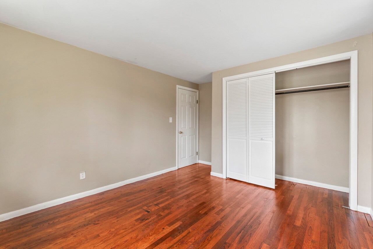 Building Photo - 4308 W Burton Dr