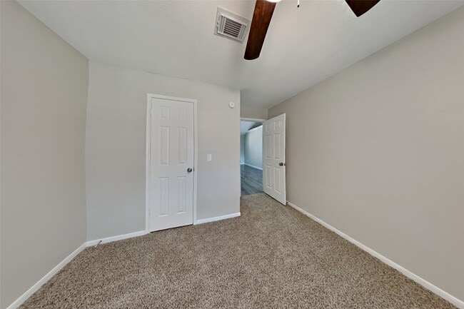 Building Photo - 7515 Shangrila Ln