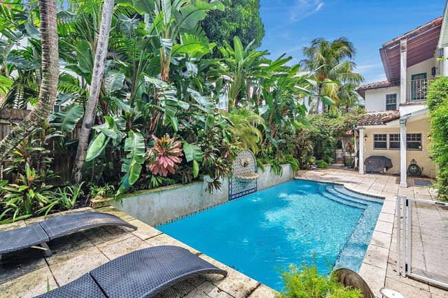 Building Photo - 710 Claremore Dr