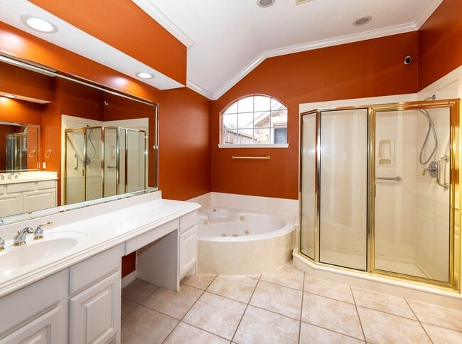 Building Photo - 2435 Thorndon Park Ct