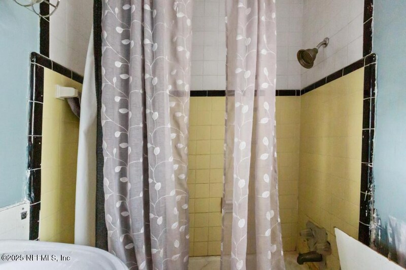 Building Photo - 2892 Gilmore St