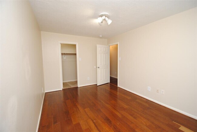 Building Photo - 17110 Fairway Glen Ct