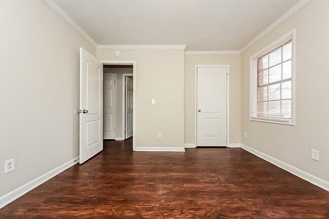 Building Photo - 246 Bellwood Ln