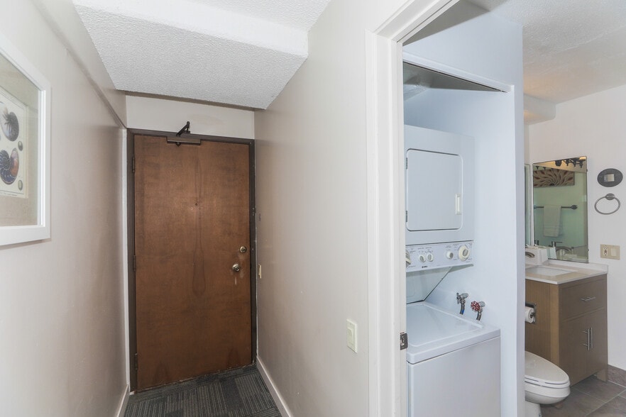 Building Photo - 1778 Ala Moana Blvd