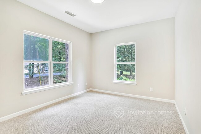 Building Photo - 3986 Bakers Ferry Rd SW