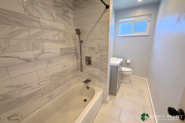 Building Photo - Recently Remodeled 3 Bedroom Corner Home i...