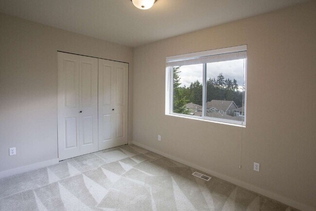 Building Photo - Beautiful 4 Bedroom in Bothell
