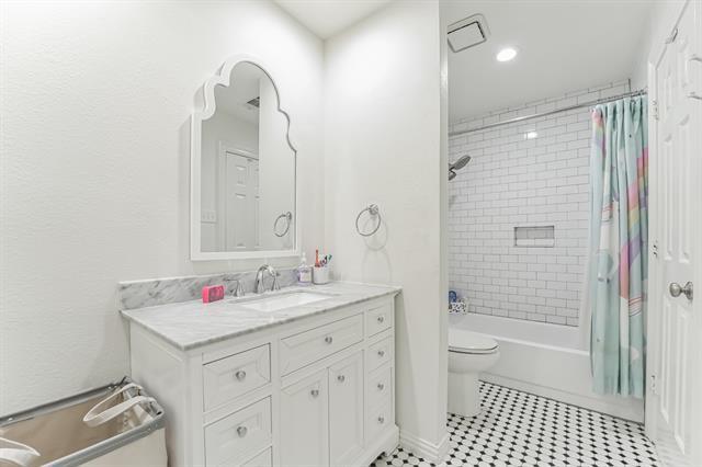 Building Photo - 3444 Normandy Ave