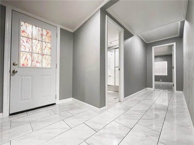 Building Photo - 6225 Lollis Creek Rd