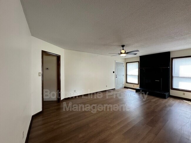 Building Photo - 6031 Harmon Pl