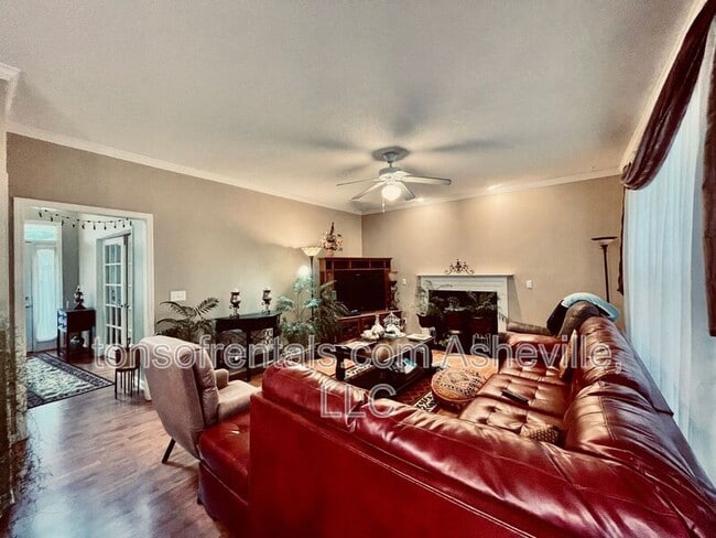 Building Photo - 51 Yorktown Cir