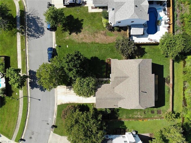 Building Photo - 3305 Fayette Dr