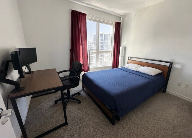 Building Photo - 1240 India St