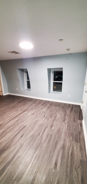 Building Photo - 84 Danforth St