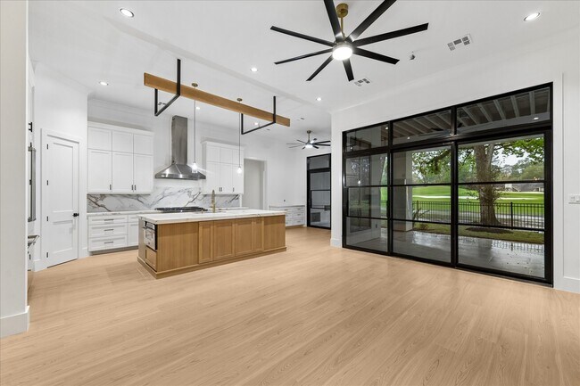 Building Photo - 5 Buttonbush Ct