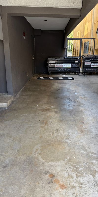 Building Photo - 2425 Ocean Ave