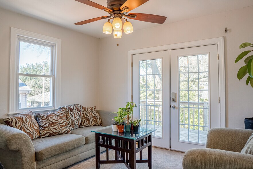 Building Photo - 314 N Shore Rd