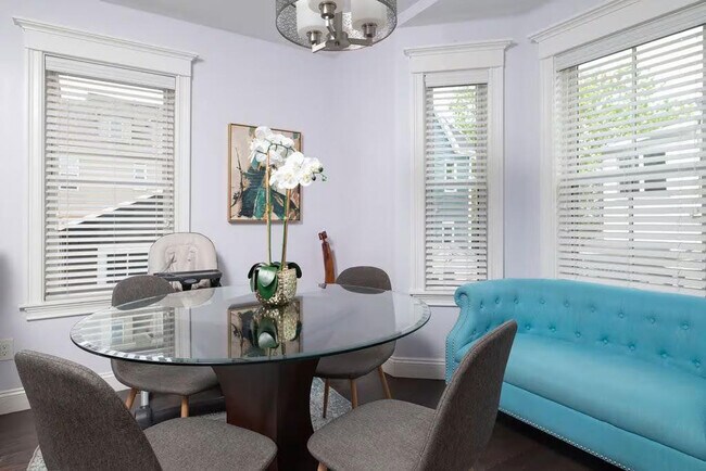 Building Photo - 810 Broadway-SI ID1511377P