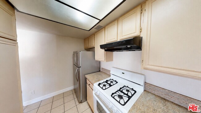 Building Photo - 14401 Plummer St