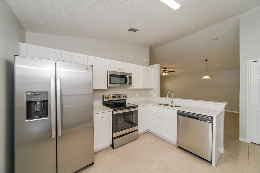 Building Photo - 326 Daniels Pointe Dr