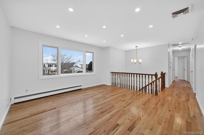 Building Photo - 13 Sutherland Dr