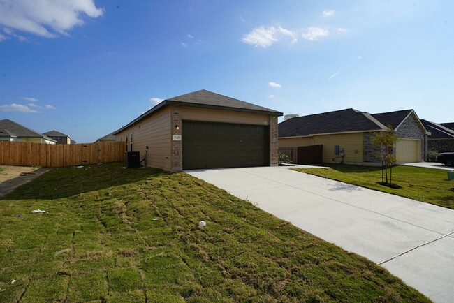 Building Photo - Lovely Home For Rent in New Braunfels, TX!...