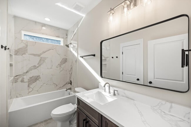 Building Photo - 109 Spruce St