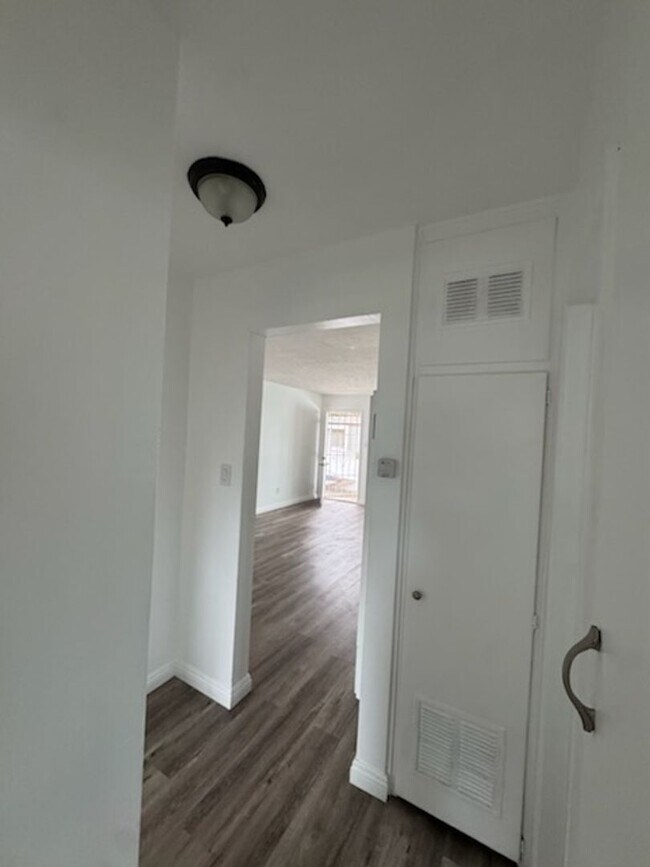 Building Photo - Hornblend