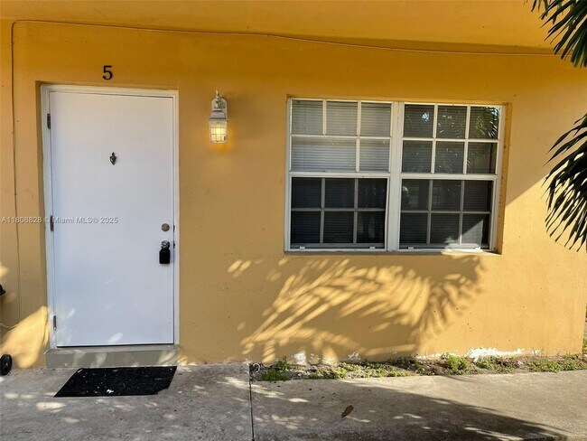 Building Photo - 4260 NW 31st Terrace